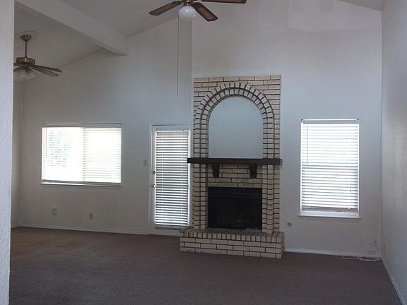 2nd image of 917 Agua Caliente Dr