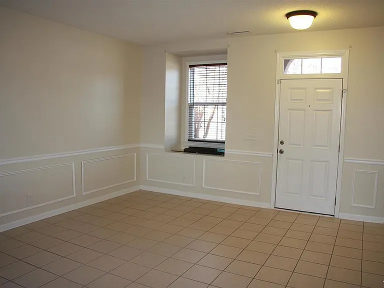 222 Northlands Dr — Photo 2