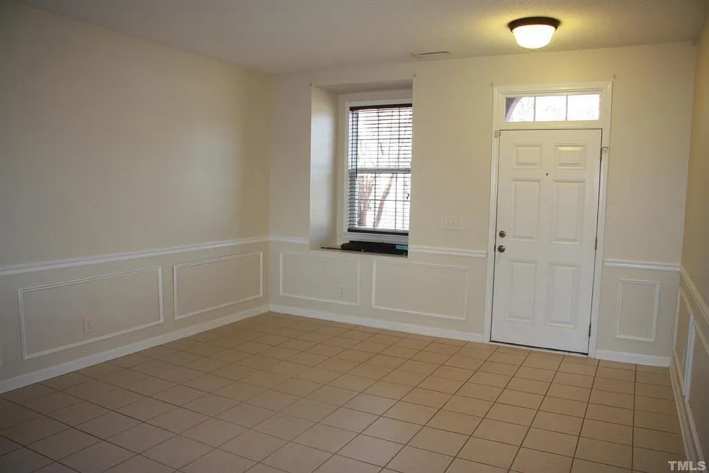 Building Photo - 222 Northlands Dr
