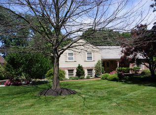 142 Golfview Rd, Ardmore, PA 19003
