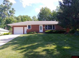 808 4th Ave SE, Waseca, MN 56093