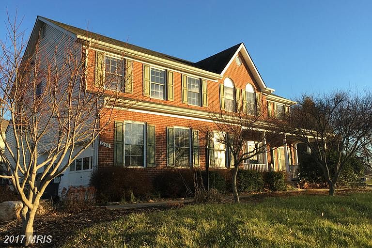 1st image of 7165 N Crest Ct