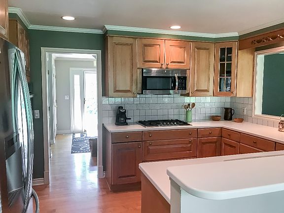 5th image of 8383 Bailey Dr NE