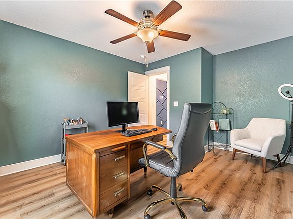 4th image of 6 Eastleigh Dr