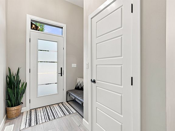 4th image of 260 Rue Cheval Cir #1