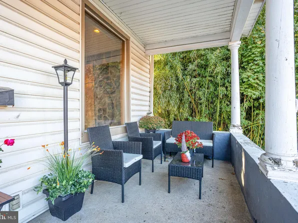 2027 Derry St, Harrisburg, PA 17104