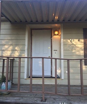 2nd image of 21 E Hammond Pl