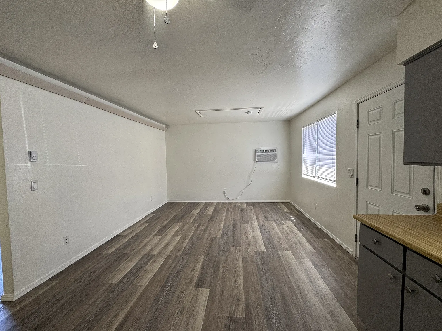 2996 North Truwood Drive - C — Photo 3