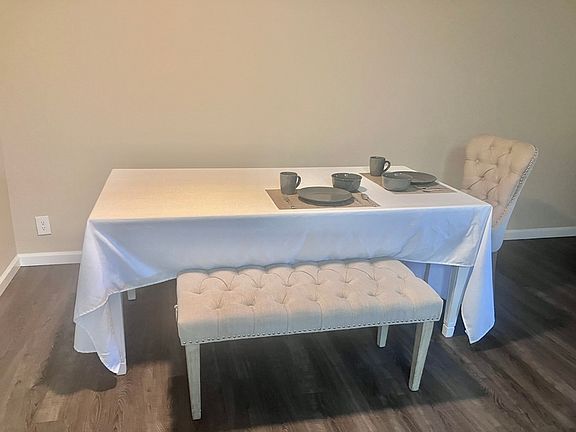 4th image of 7375 Rollingdell Dr #21