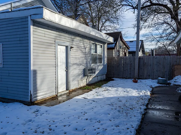 415 N Walnut St — Photo 6