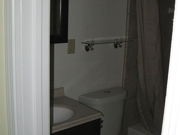 3rd image of 4913 Cass St