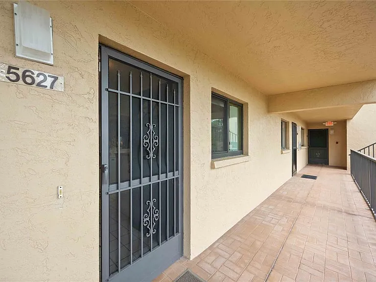 5627 Ashton Way #5627 — Photo 2