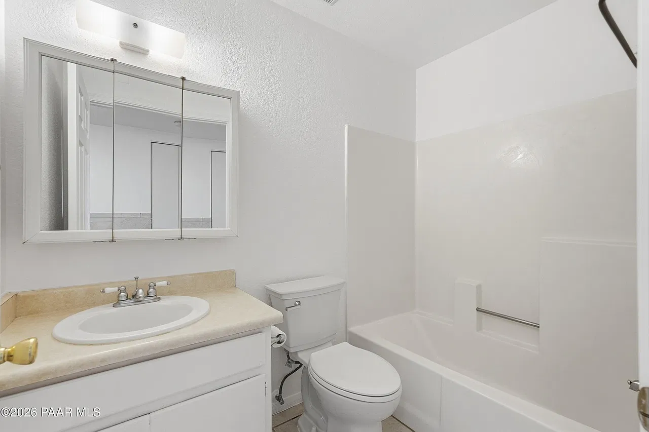2 bed, 850 sqft, $1,400 — Photo 4