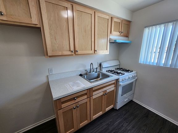3rd image of 10309 S Inglewood Ave APT 20