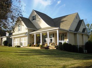 104 Grove Park Dr, Carrollton, GA 30117