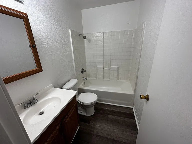 1600 Sycamore Dr #3 — Photo 9