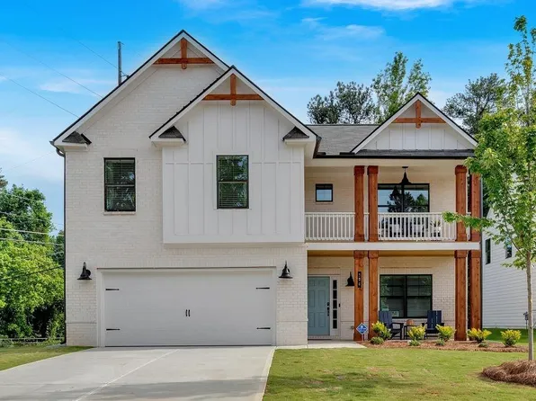 377 Waterbluff Dr, Mableton, GA 30126