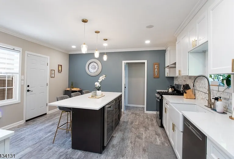 138 Jerome Pl — Photo 9