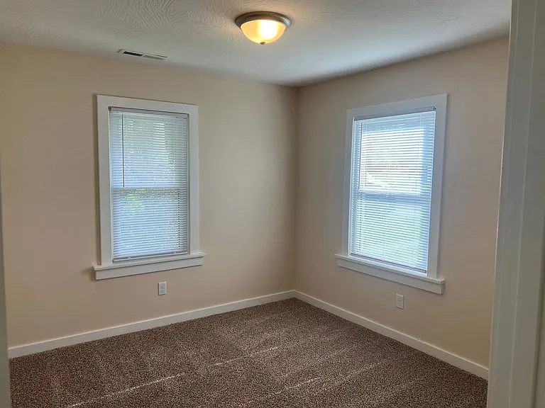 1223 N Sherman Ave — Photo 8
