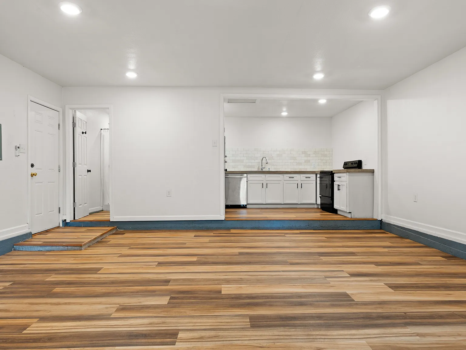 3301 Morrow Avenue - A — Photo 3