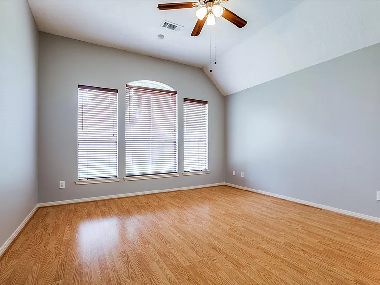 9331 Rodgers Rd — Photo 19