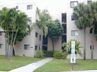8625 NW 8th St APT 205, Miami, FL 33126