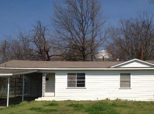 2026 W Sherman St, Paris, TX 75460