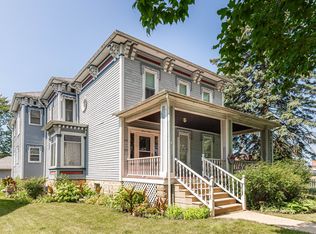 305 S 3rd St, Dekalb, IL 60115