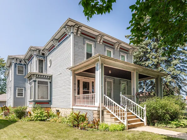 305 S 3rd St, Dekalb, IL 60115