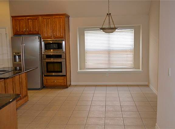 4th image of 2000 Park Vista Ln