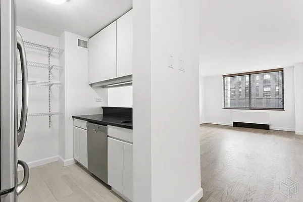 Rented by Bond New York | media 6