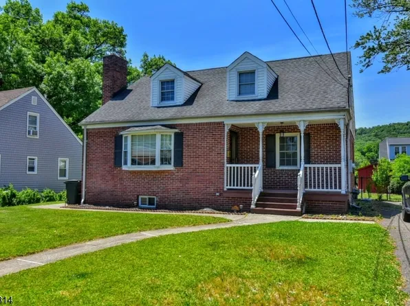 11 Onyx Ter, North Haledon Boro, NJ 07508