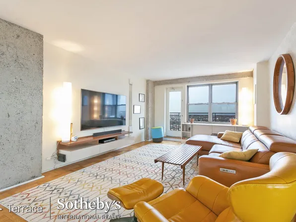 125-10 Queens Boulevard image 2 of 28