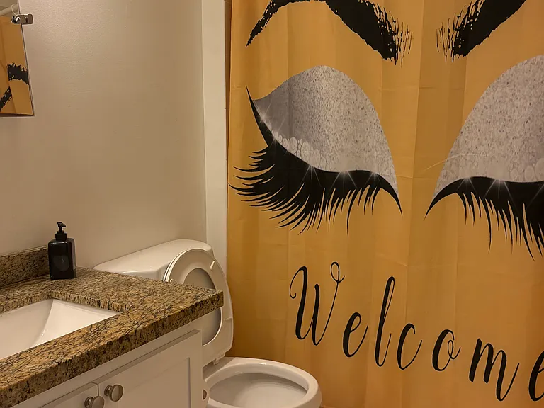 833 Millbrae Ct #4 — Photo 2
