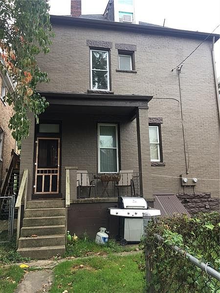 2nd image of 918 Chislett St