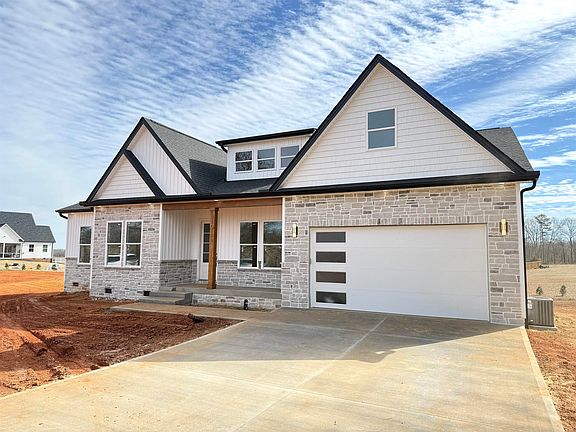 2nd image of 140 Meeting House Rd