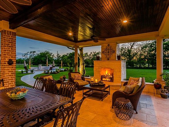 2nd image of 3919 Paseo Campanario Dr
