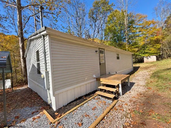 5670 Copley Rd, Weston, WV 26452