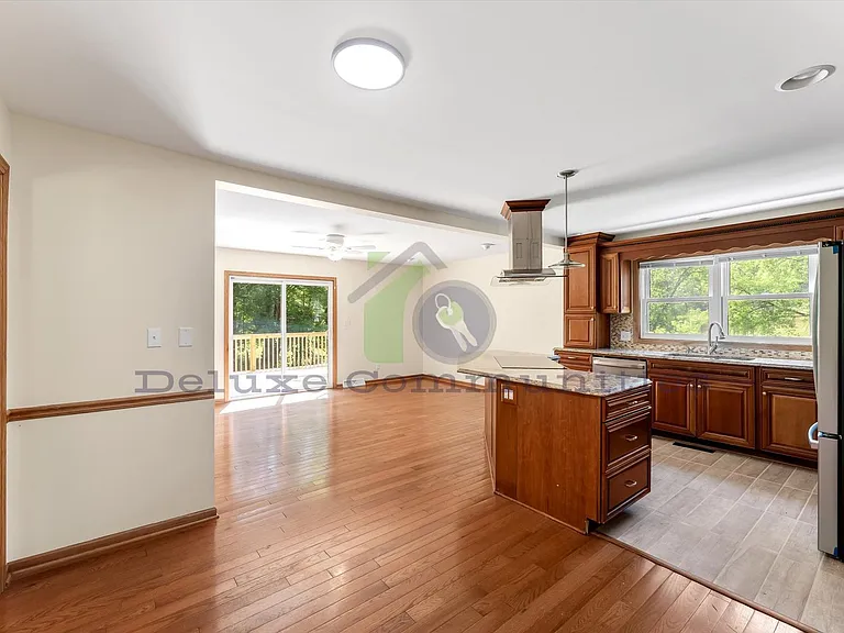 2660 Blackberry Ln NE — Photo 18