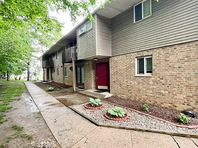 2500 Pheasant Ridge Trl #23 — Photo 15