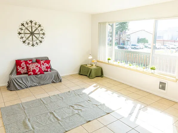 Auburn Oaks Apartments, 44 5th St NE APT 10, Auburn, WA 98002