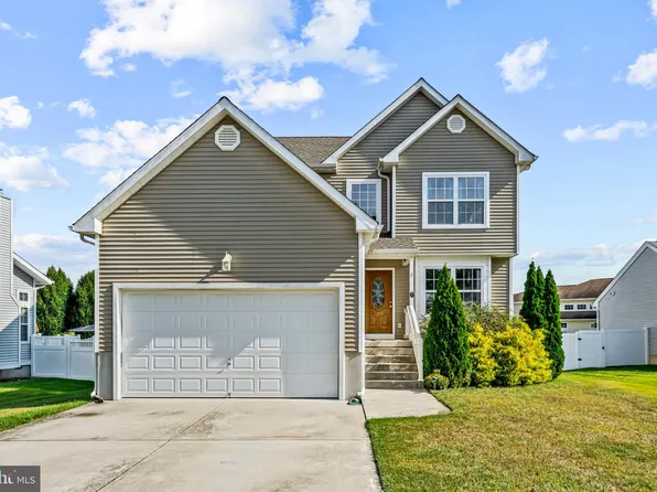 6 La Costa Dr, Egg Harbor Township, NJ 08234
