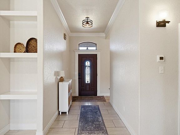 2nd image of 113 Sitting Bull Ln