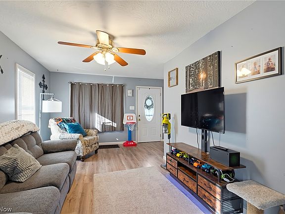 5th image of 2238 Cooledge Ave