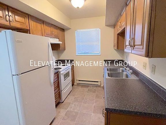 3rd image of 401 Espanola St SE Unit 203