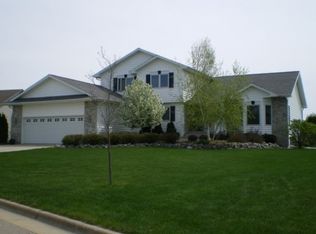 1264 Saint Patrick Way, Sun Prairie, WI 53590