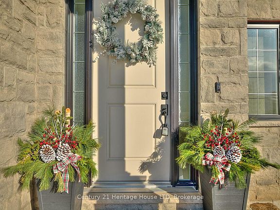 4th image of 3532 Canfield Cres