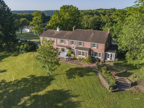 39 Cable Ln, Athens, OH 45701