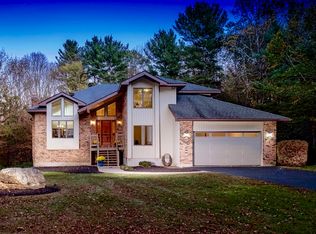 34 West St, Columbia, CT 06237