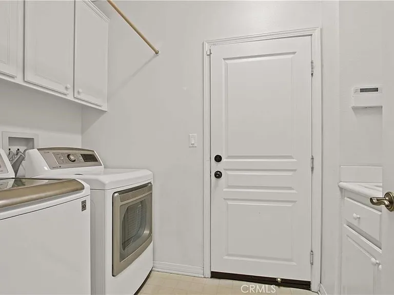 823 Canterbury Ln — Photo 18
